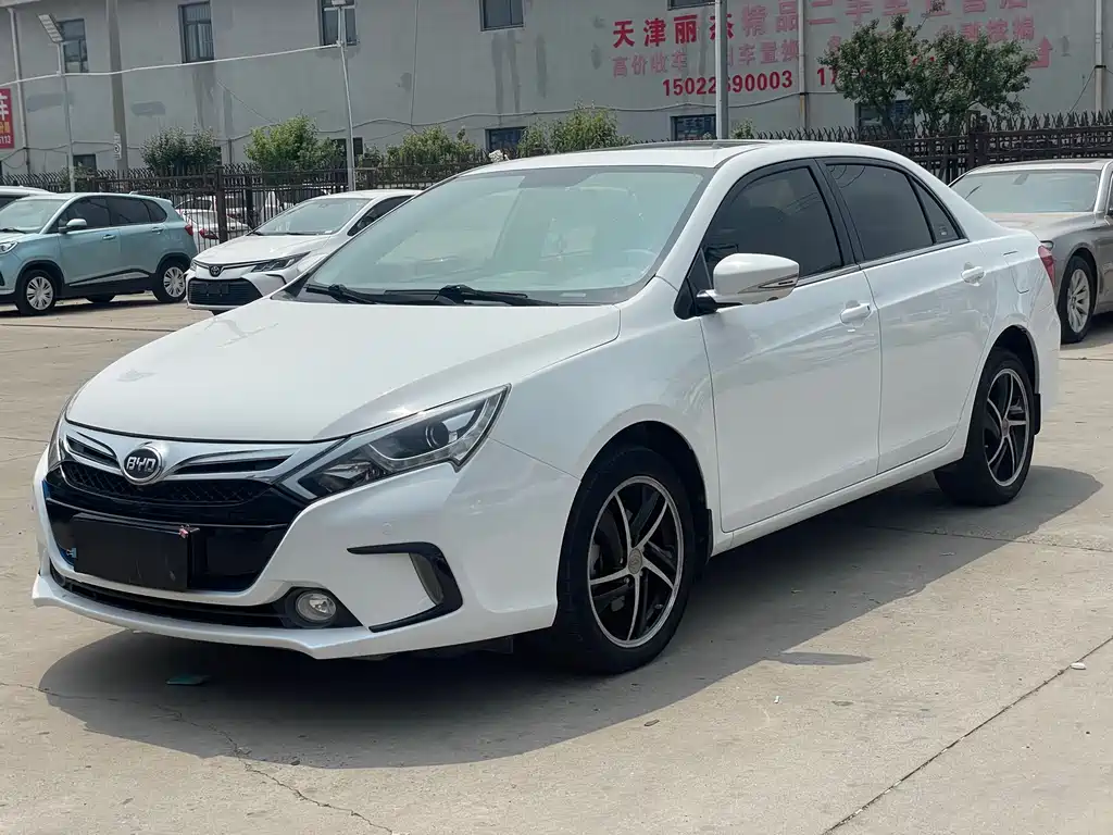 BYD Qin NEV 2015