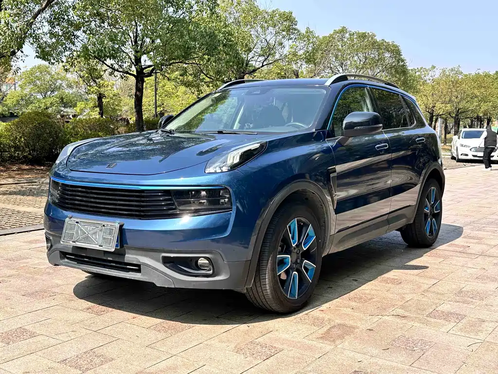 Lynk & Co 01 2018