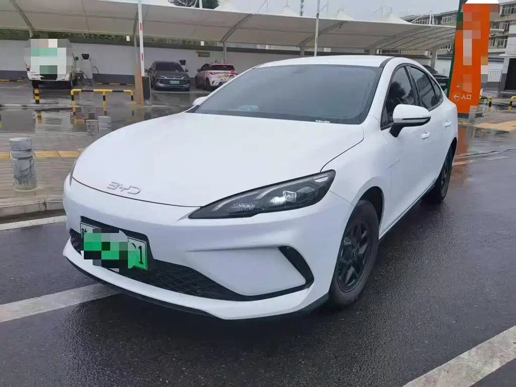 BYD Seal 05 DM-i 2025