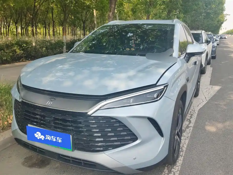 BYD L DM-i 2025