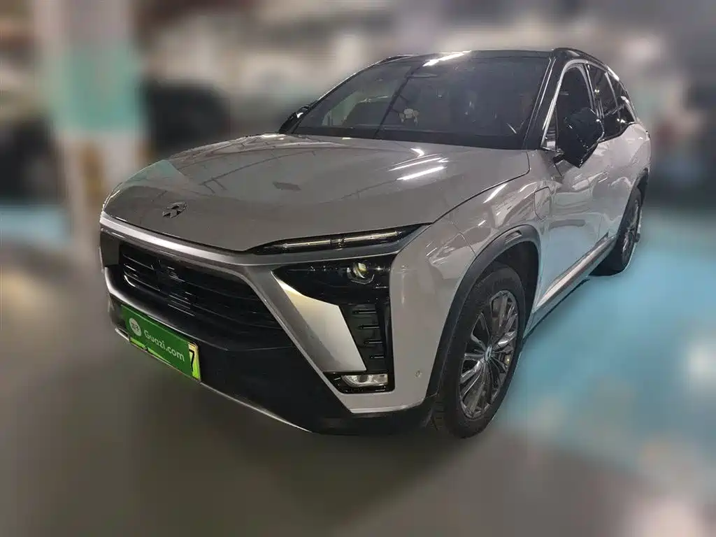 NIO ES8 2021