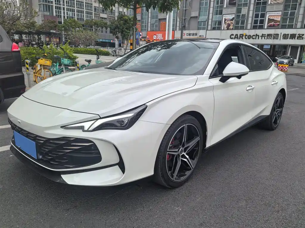 MG MG7 2025