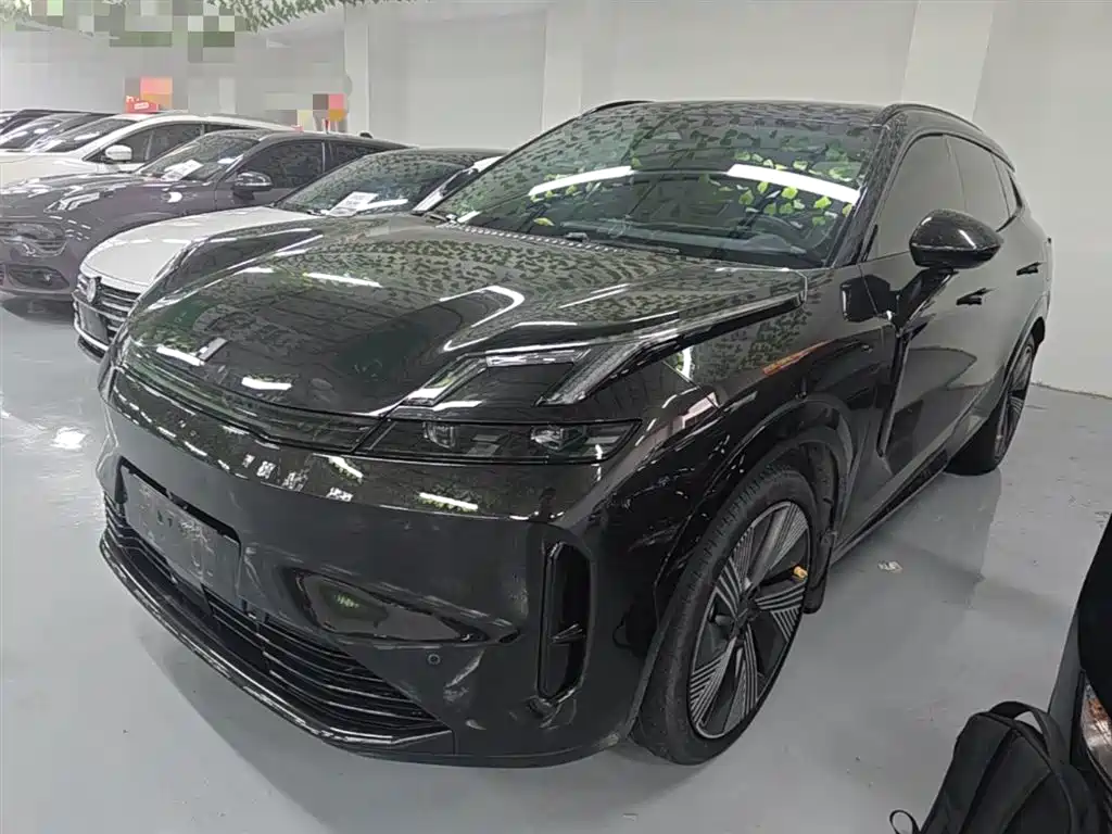 Lynk & Co 08 EM-P 2024