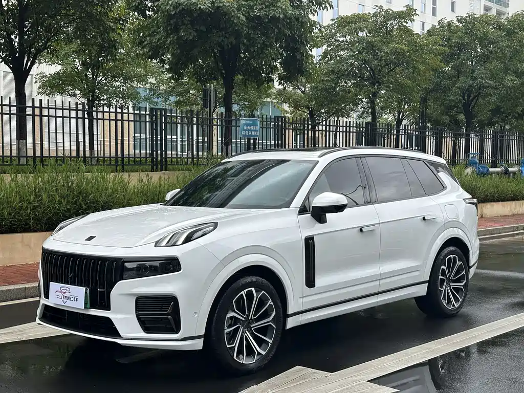Lynk & Co 09 EM-P 2024