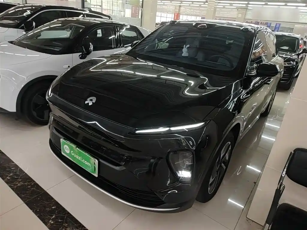 NIO ES8 2024