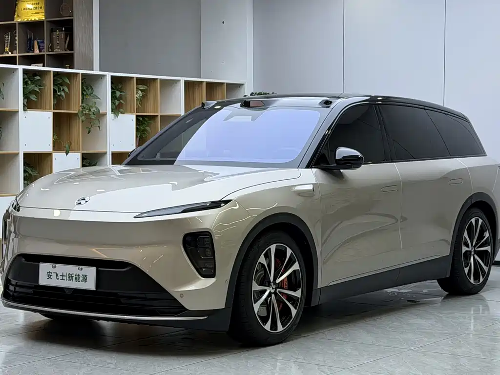 NIO ES8 2024
