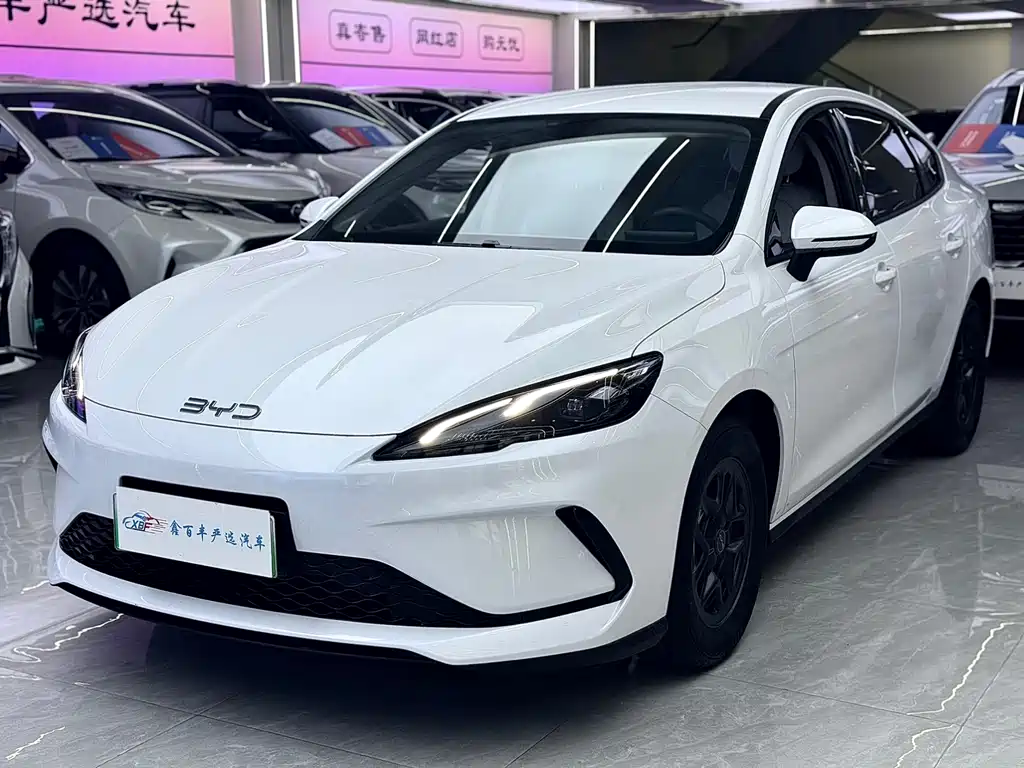 BYD Seal 05 DM-i 2025
