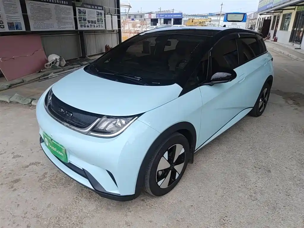 BYD Dolphin 2023