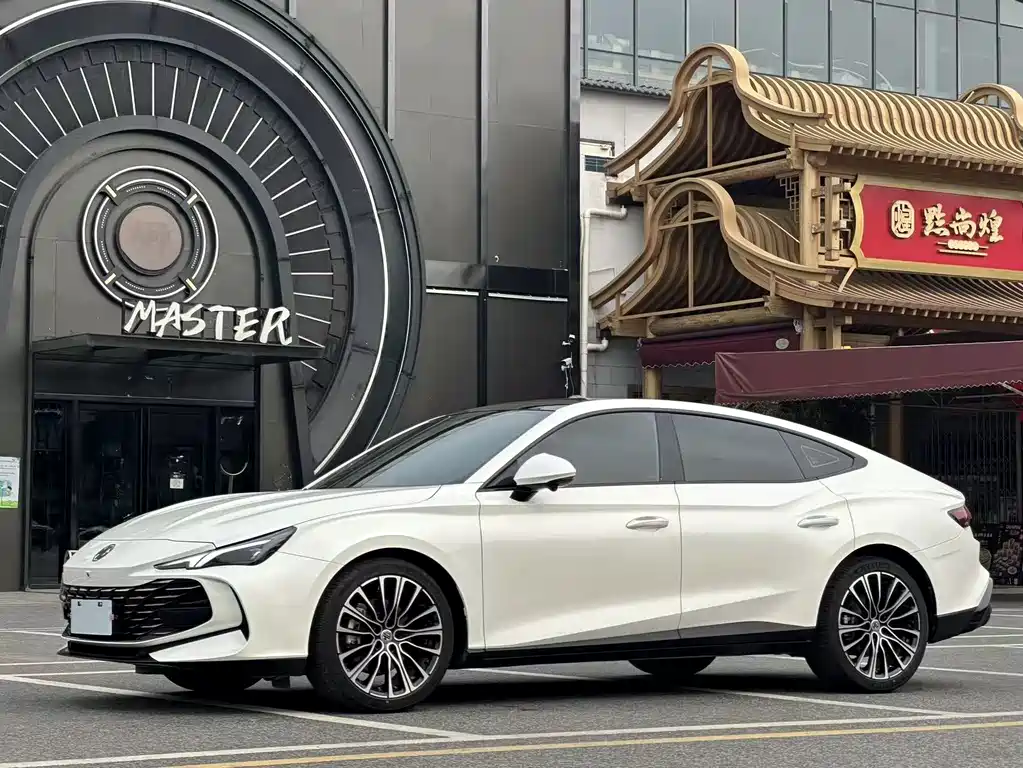 MG MG7 2024