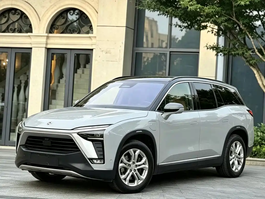 NIO ES8 2021