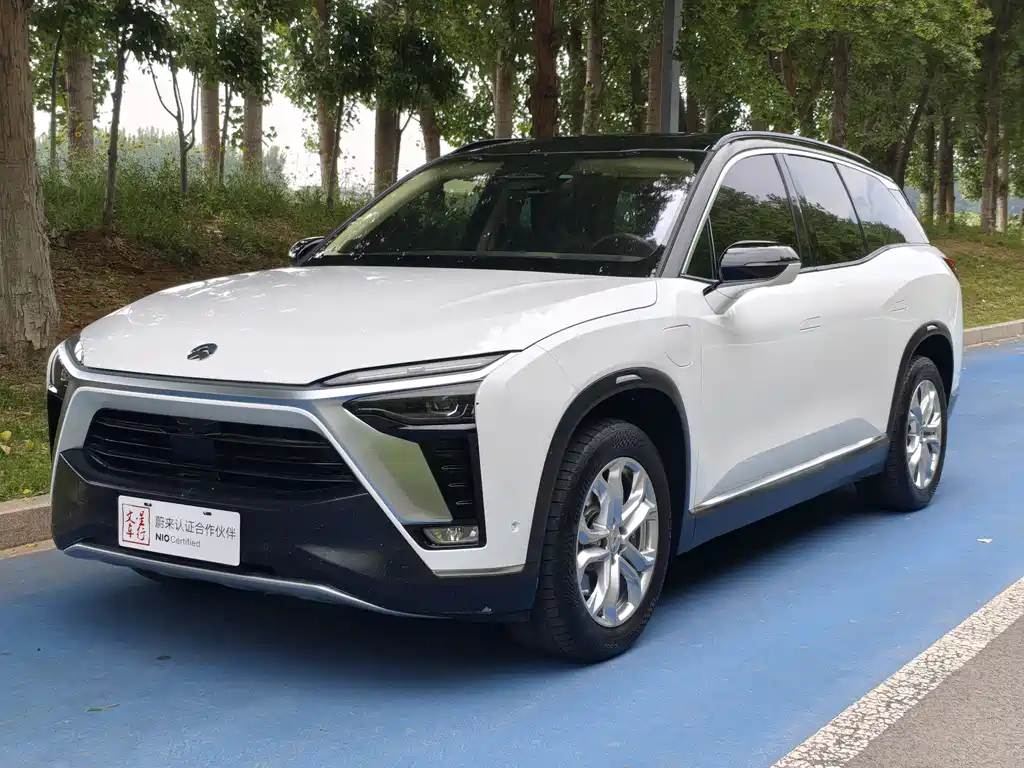 NIO ES8 2021