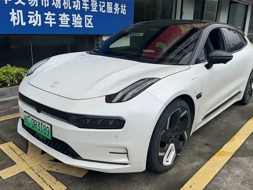 Zeekr 001 2023