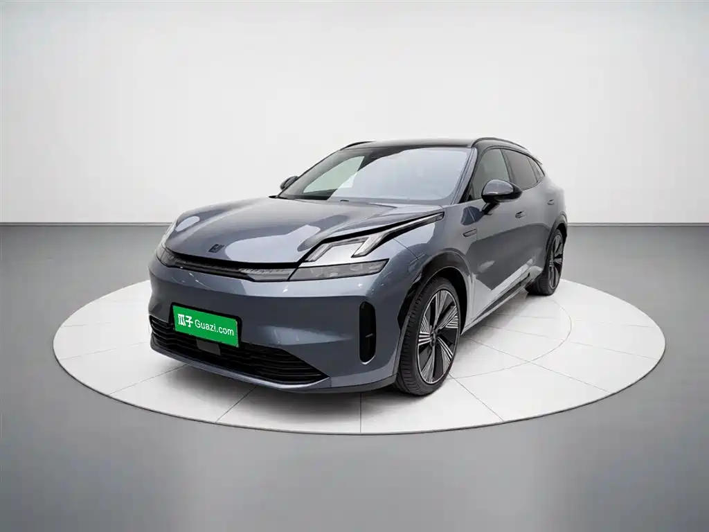 Lynk & Co 08 EM-P 2024