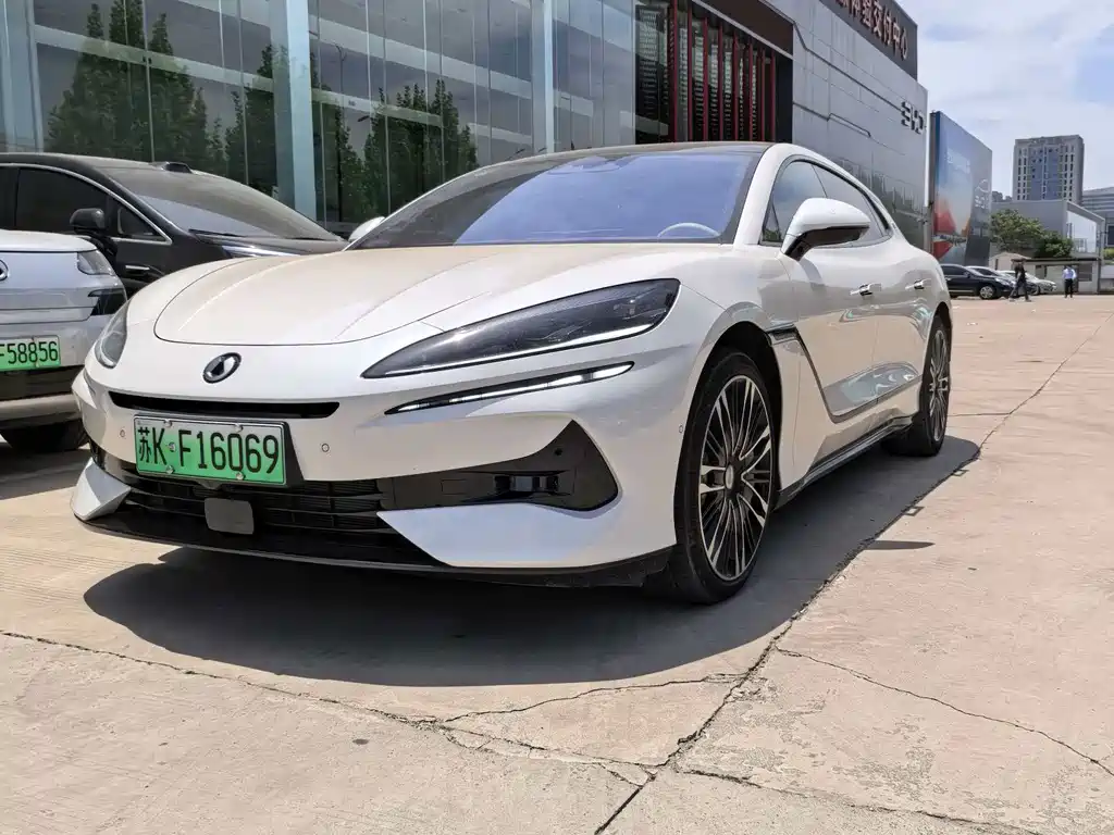 Denza Denza Z9GT 2024