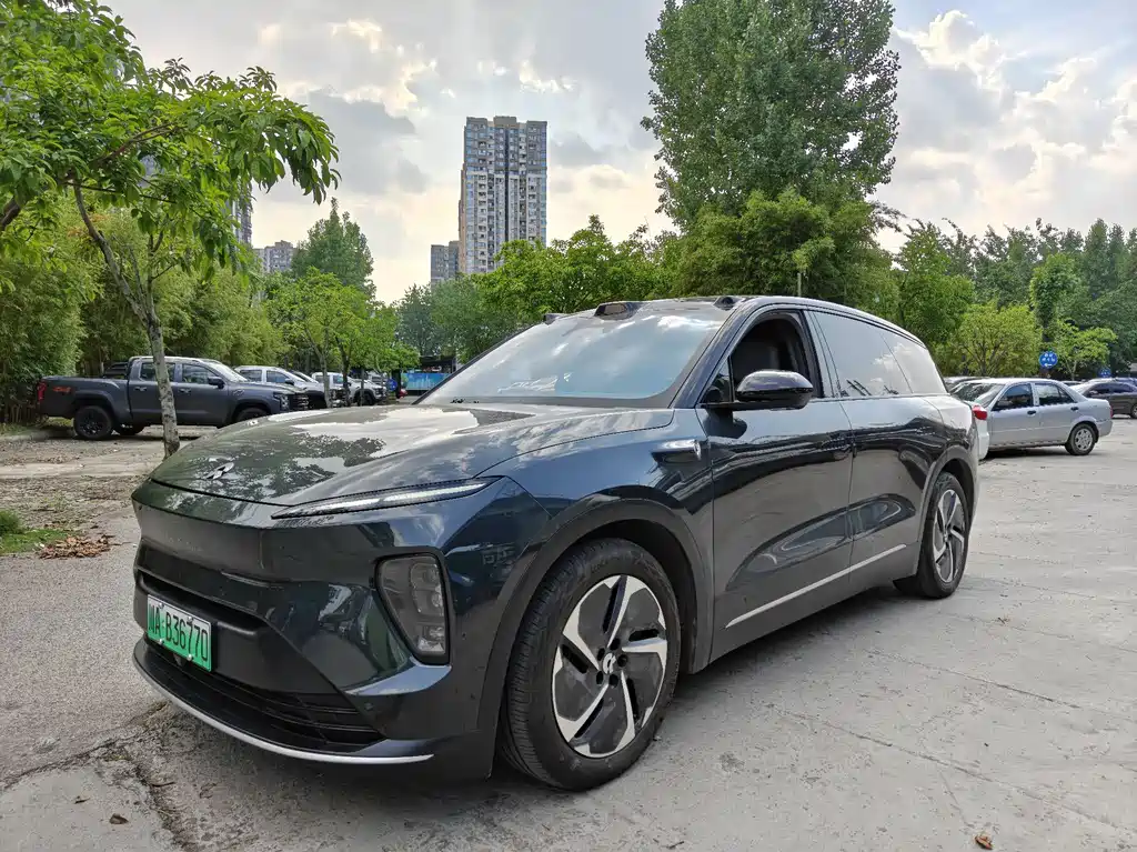 NIO ES8 2023