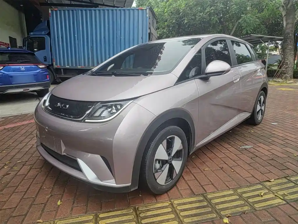 BYD Dolphin 2023