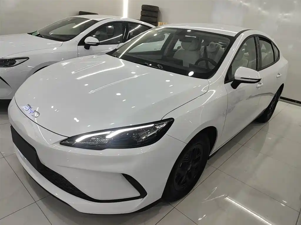 BYD Seal 05 DM-i 2025