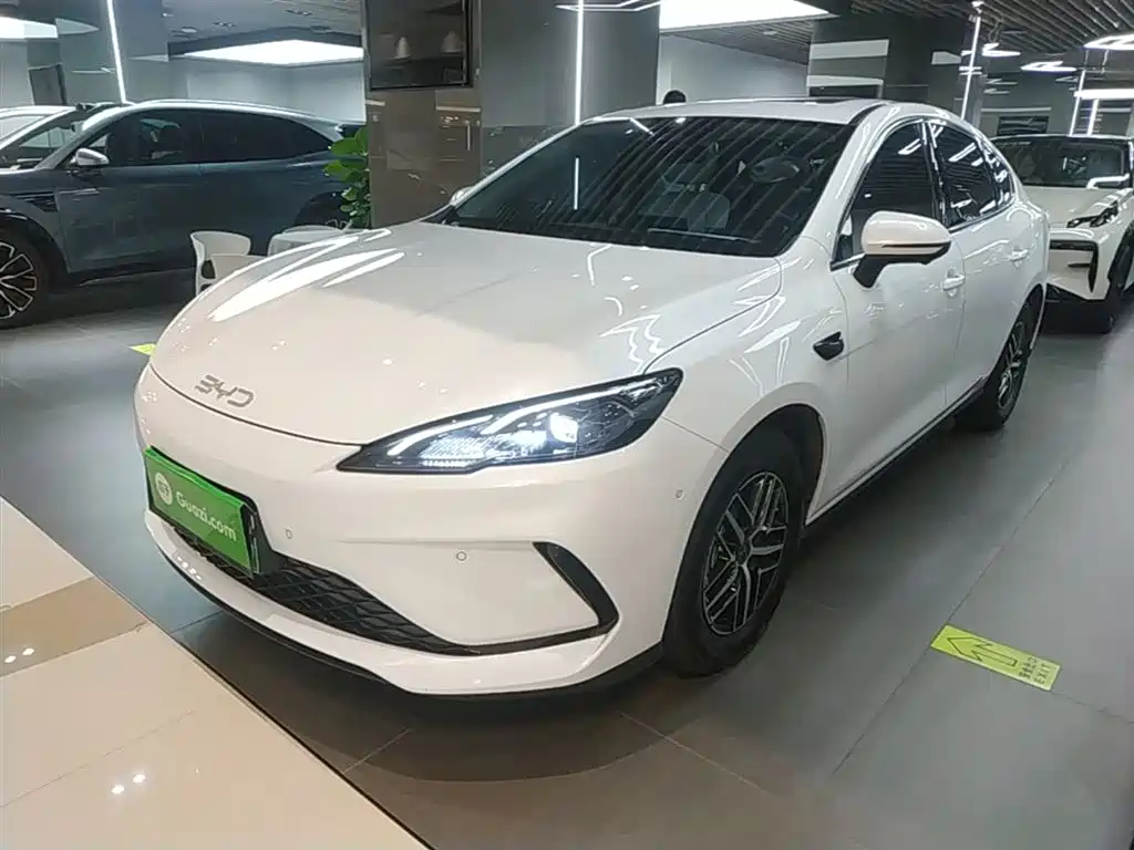BYD Seal 05 DM-i 2025