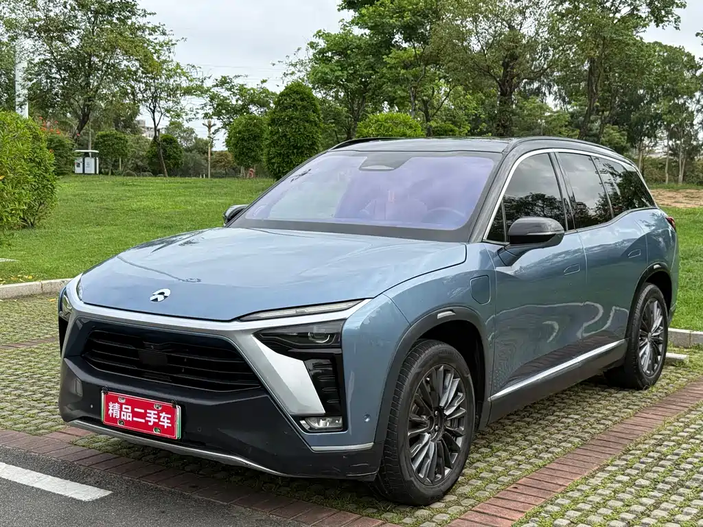 NIO ES8 2021