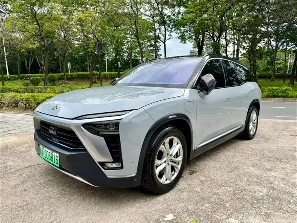 NIO ES8 2021