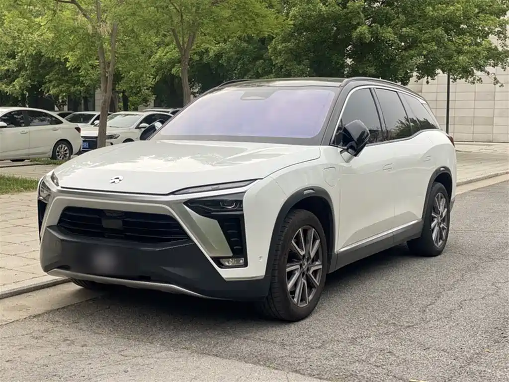 NIO ES8 2021