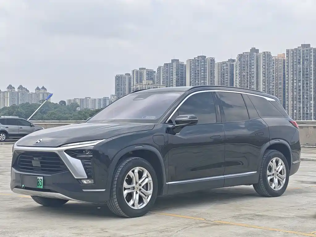 NIO ES8 2021