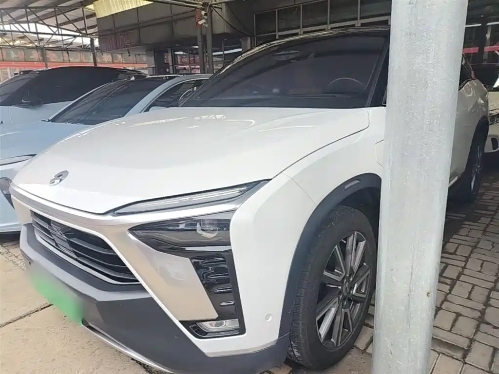 NIO ES8 2021
