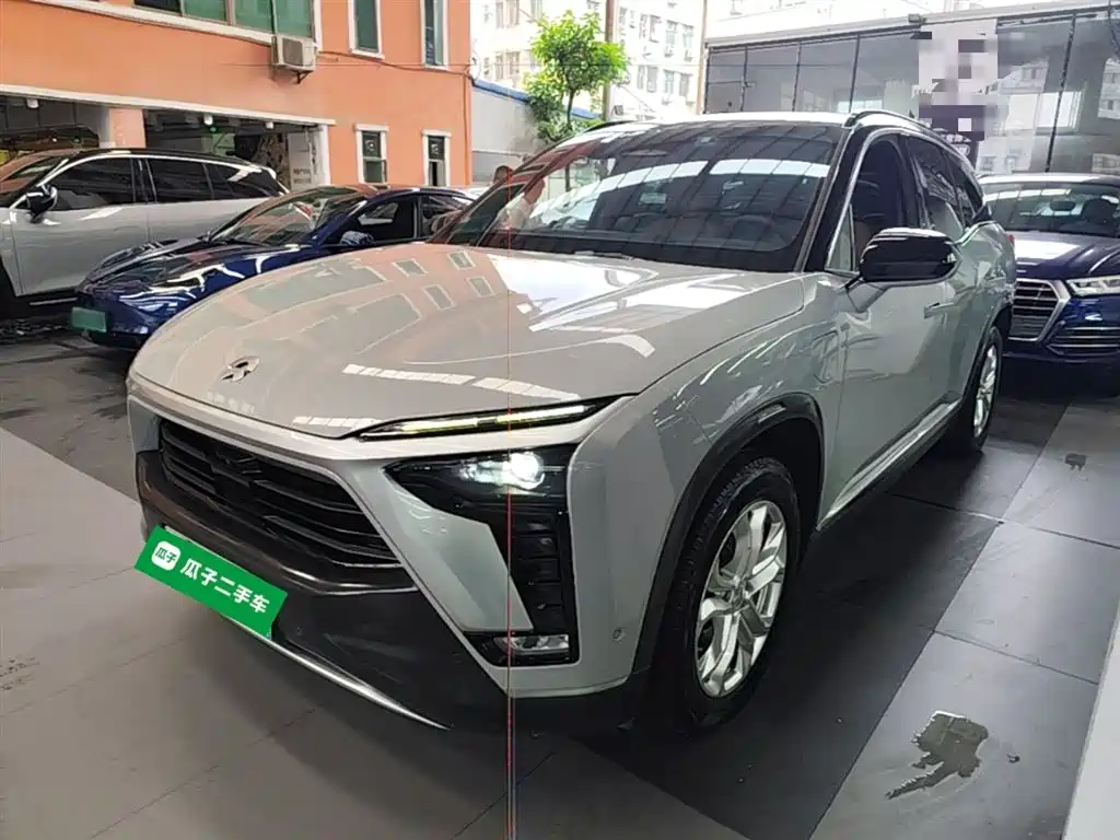 NIO ES8 2023