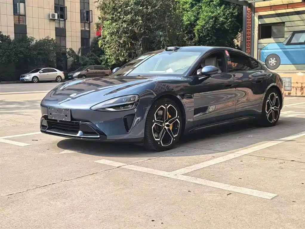 Xiaomi SU7 2024
