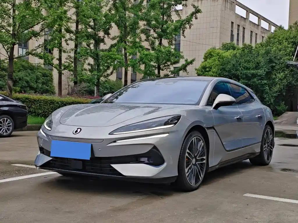 Denza Denza Z9GT 2024