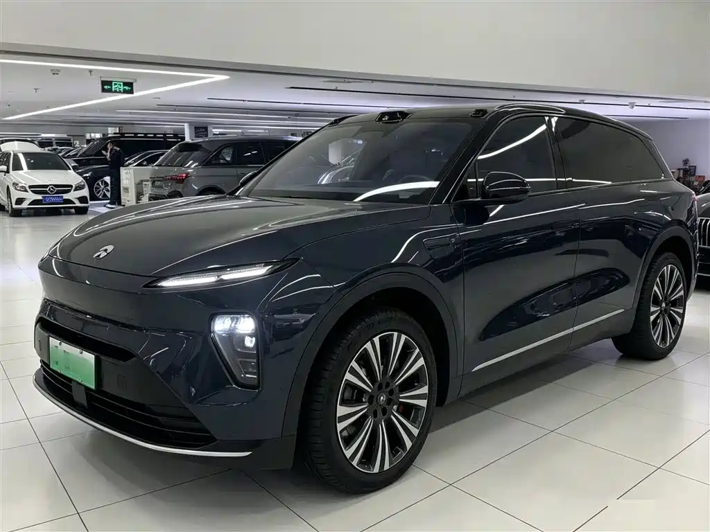 NIO ES8 2025