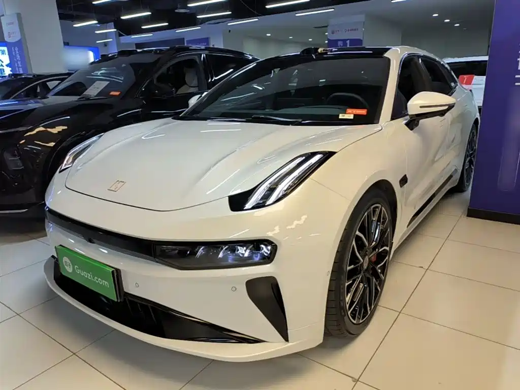 Zeekr 001 2025
