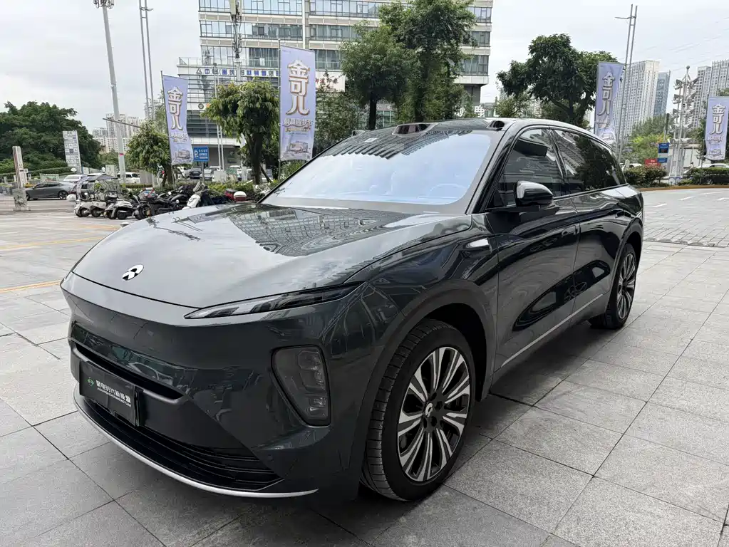 NIO ES8 2024
