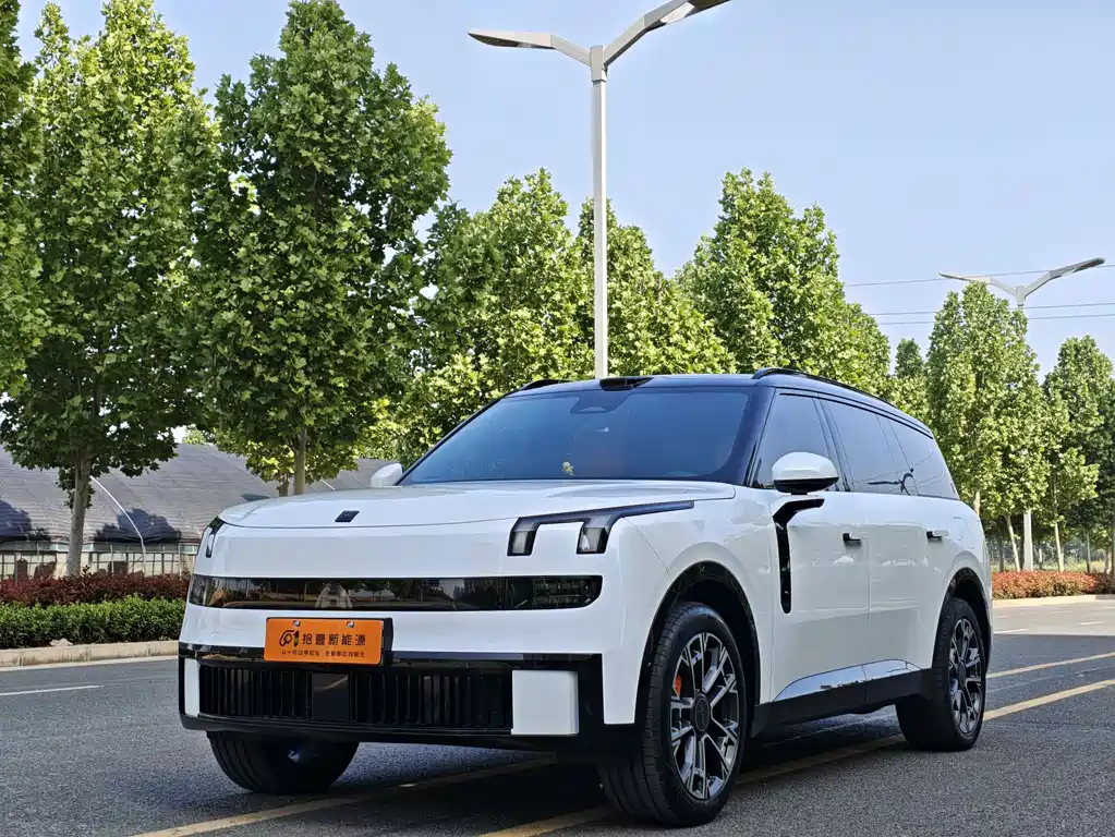 Lynk & Co 领克900 2025