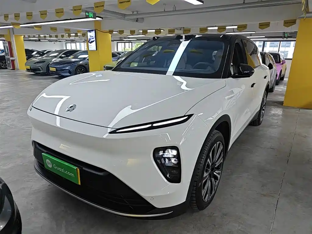 NIO ES8 2024