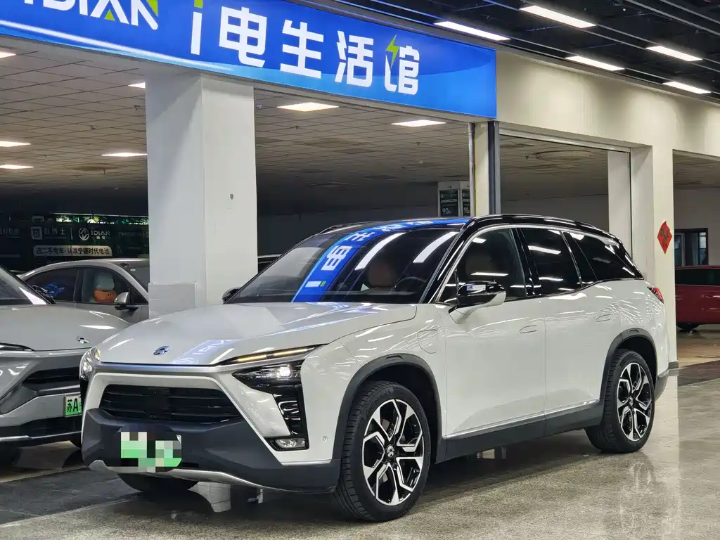 NIO ES8 2021