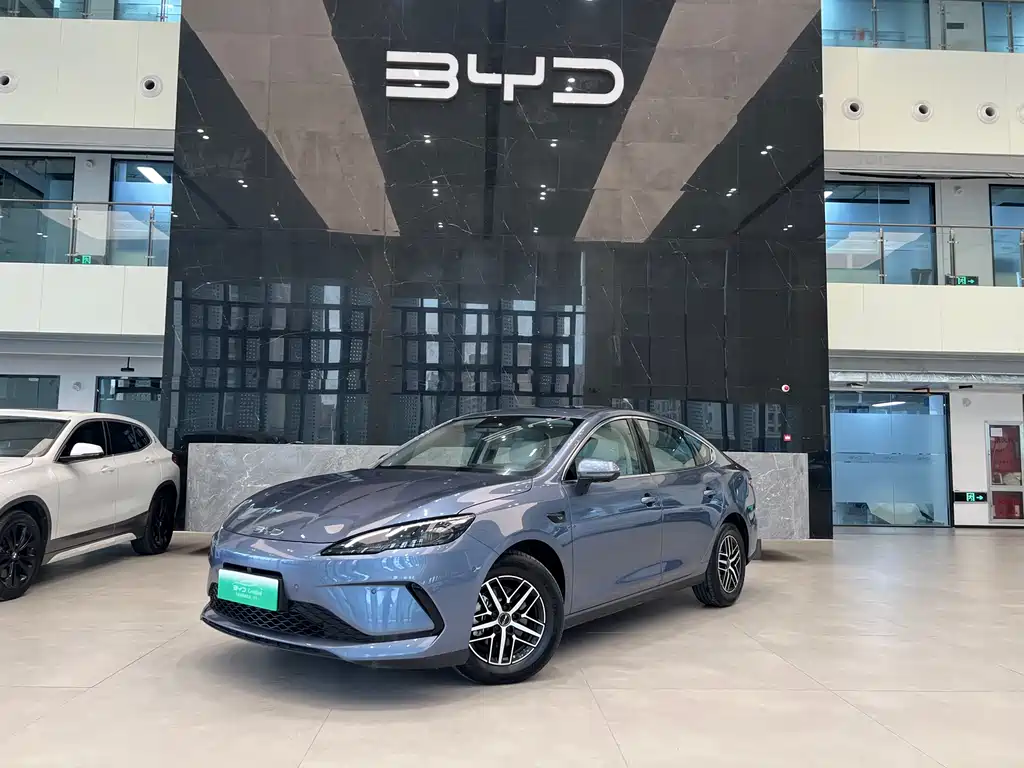 BYD Seal 05 DM-i 2025