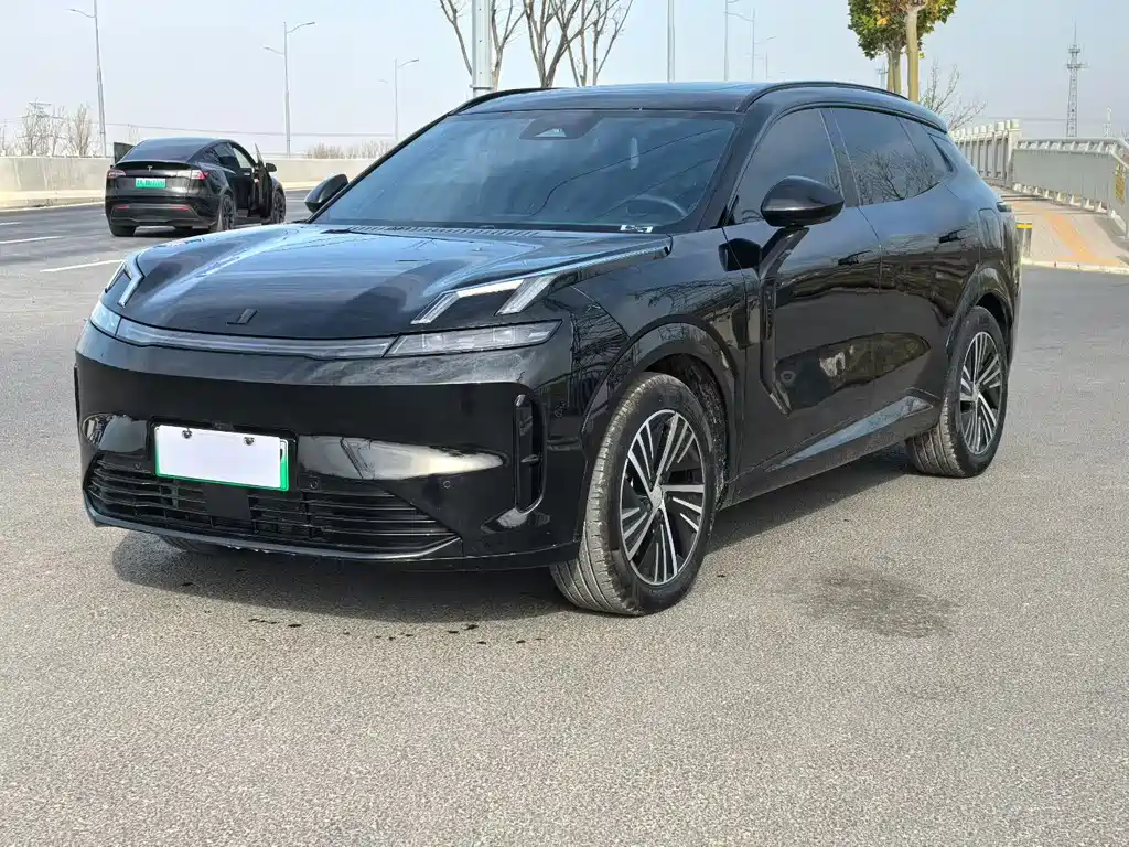 Lynk & Co 08 EM-P 2024