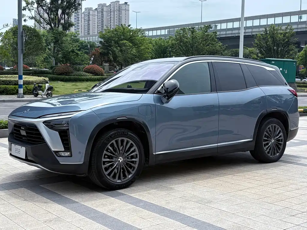 NIO ES8 2021