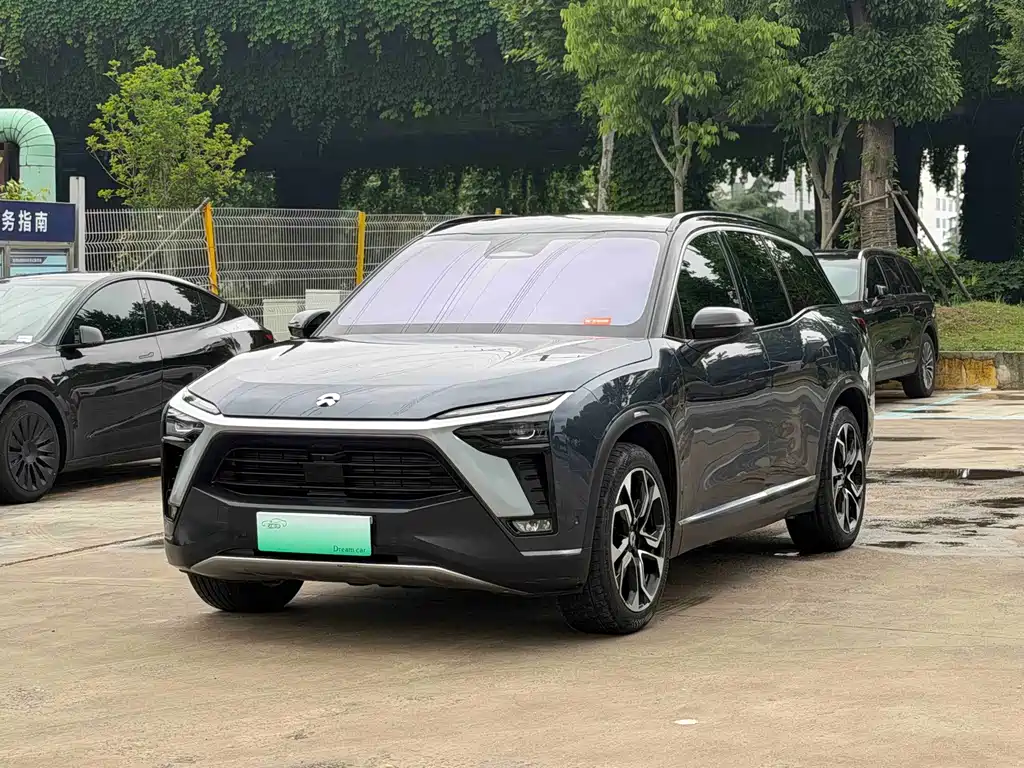 NIO ES8 2021