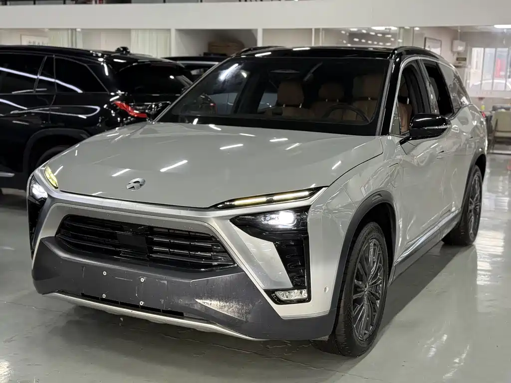 NIO ES8 2021