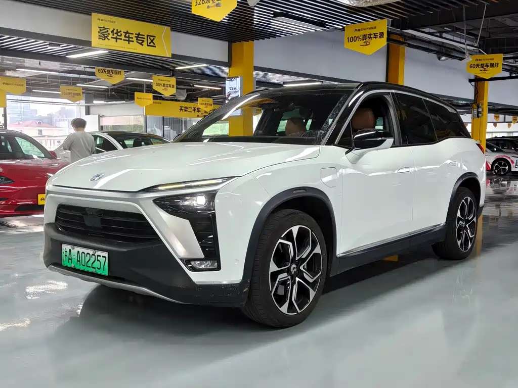 NIO ES8 2021