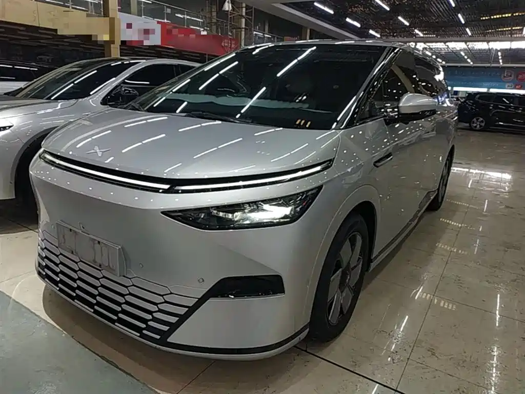 XPENG X9 2024
