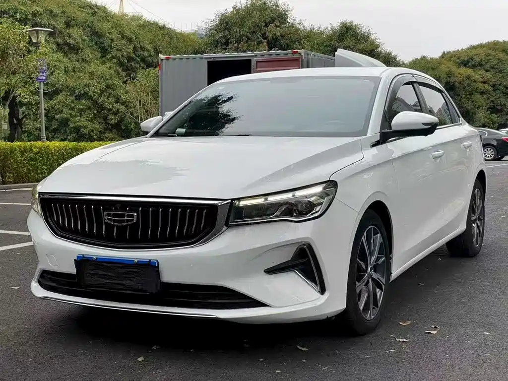 Geely Emgrand 2023