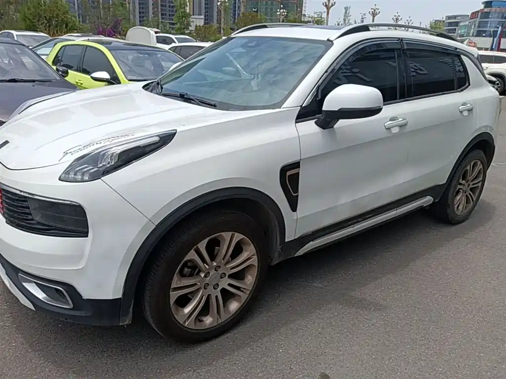 Lynk & Co 01 2018
