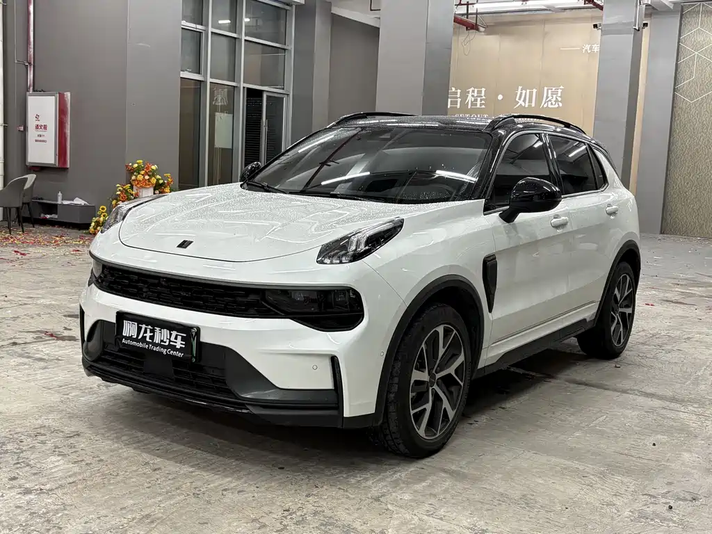 Lynk & Co 01 EM-P 2022