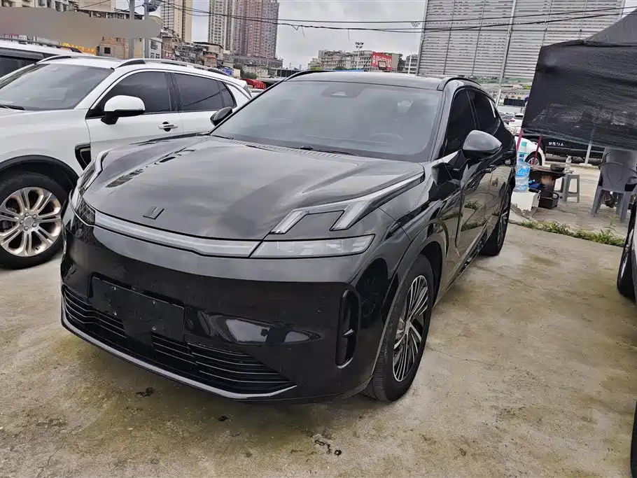 Lynk & Co 08 EM-P 2024