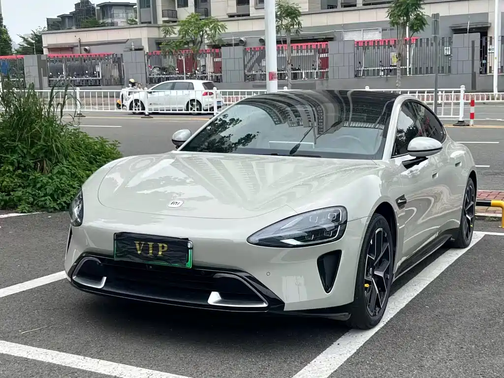 Xiaomi SU7 2024