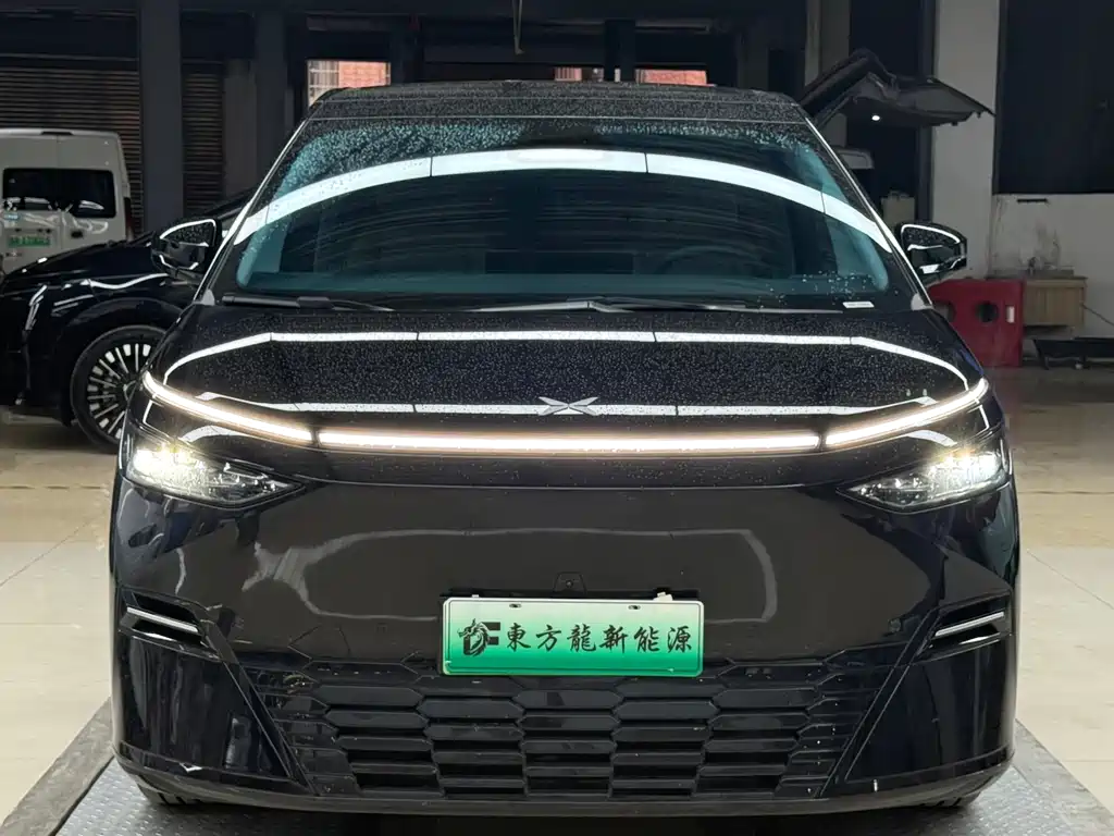 XPENG X9 2025