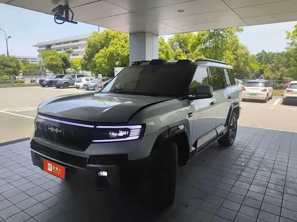 Fang Cheng Bao Leopard 8 2025